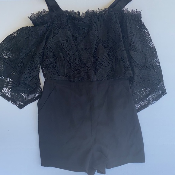 GUESS MARCIANO Amaris Lace Crochet Off Shoulder - Picture 5 of 5